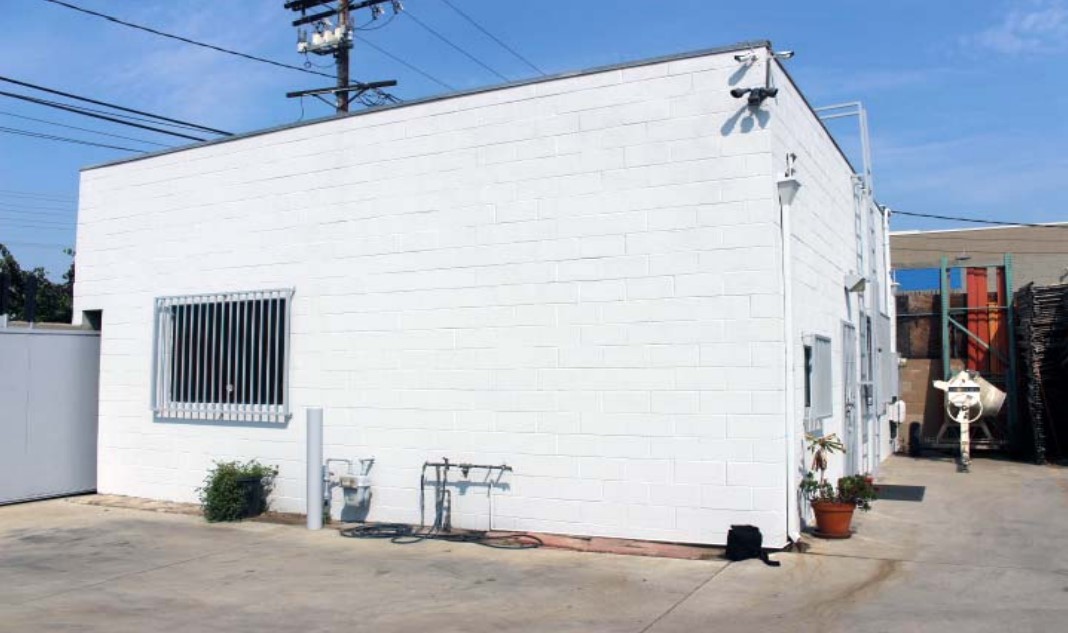 10108 SAN FERNANDO RD., PACOIMA, California 