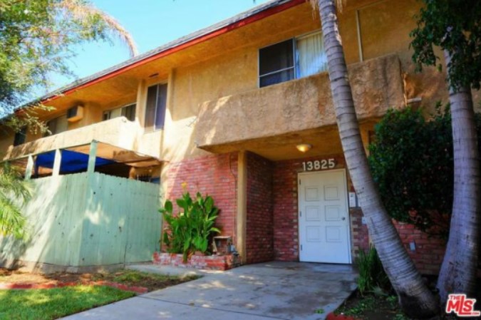 13825 VANOWEN STREET, VALLEY GLEN, California 