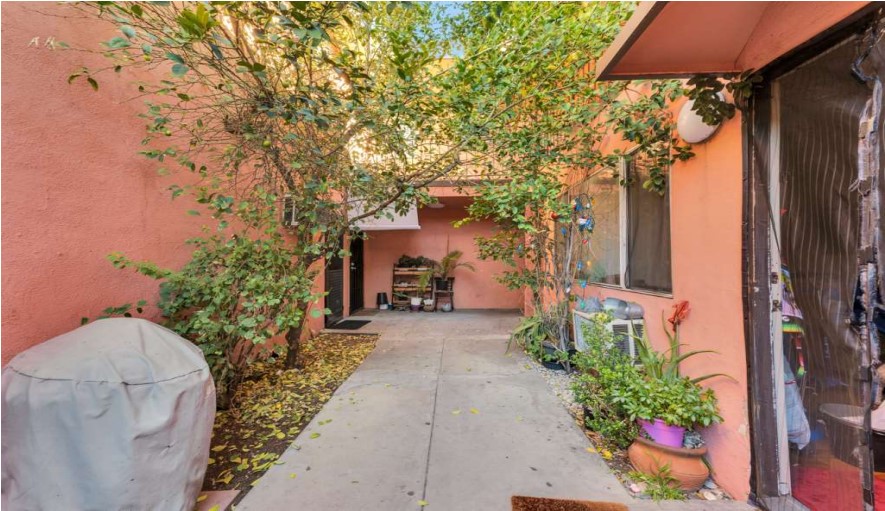 14011 SHERMAN WAY, VAN NUYS, California 