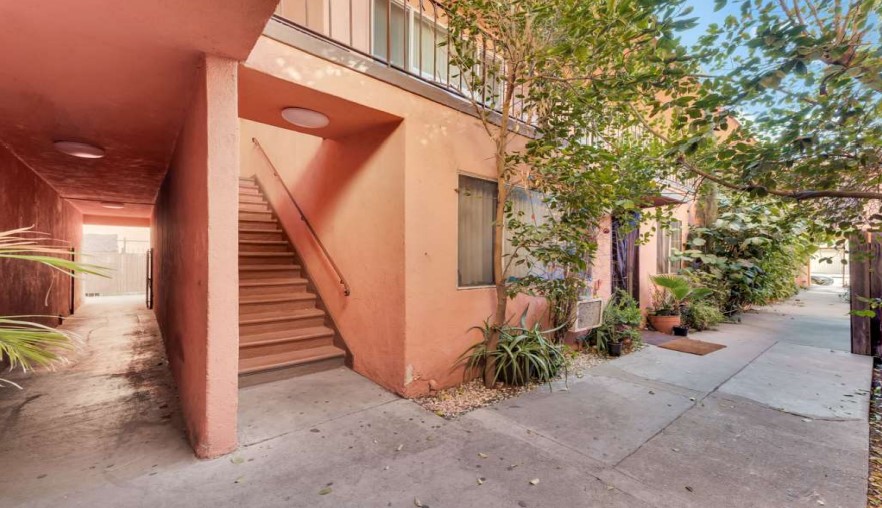 14011 SHERMAN WAY, VAN NUYS, California 