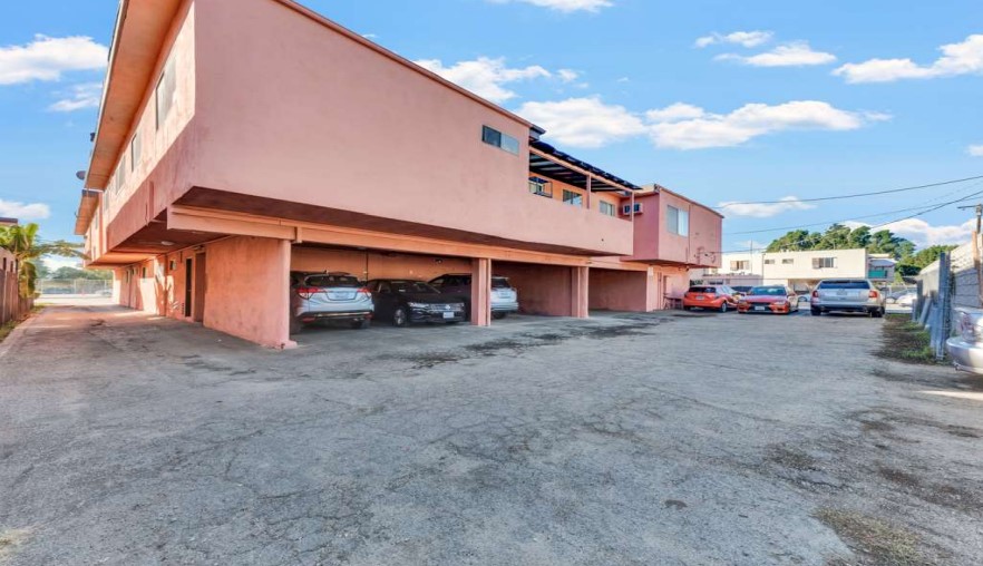 14011 SHERMAN WAY, VAN NUYS, California 