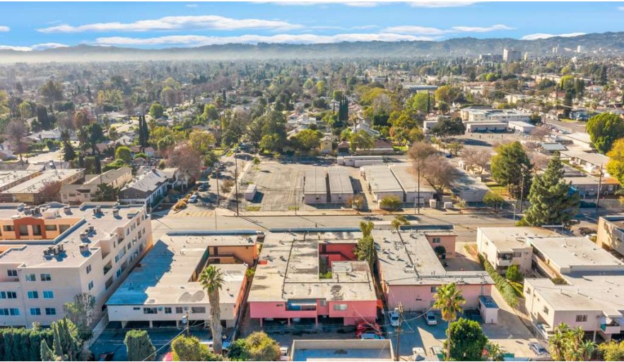 14011 SHERMAN WAY, VAN NUYS, California 