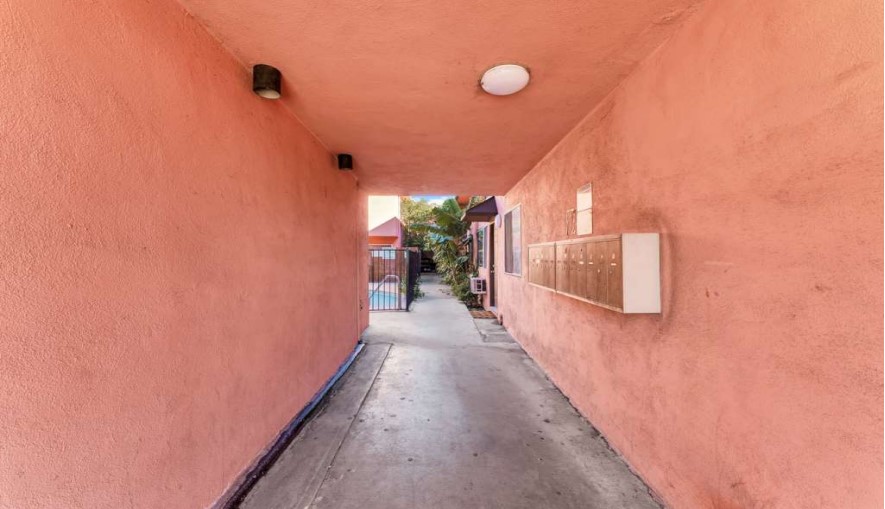 14011 SHERMAN WAY, VAN NUYS, California 