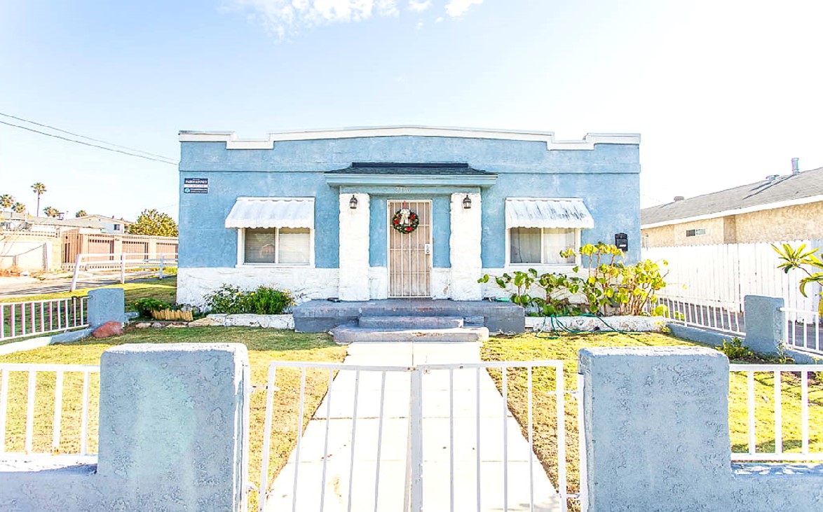  2396 OLIVE AVE., LONG BEACH,  