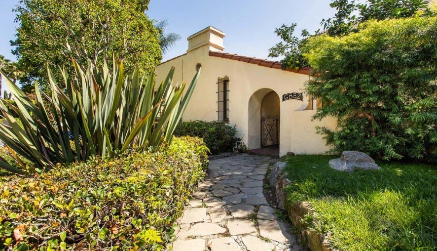 6882-6884 CAMROSE DR., LOS ANGELES, California 