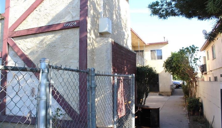 6928 LAUREL CANYON BOULEVARD, NORTH HOLLYWOOD, California 