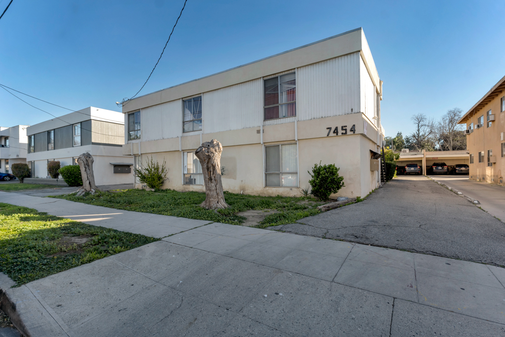 7454 Canby Ave, Reseda, California 91335