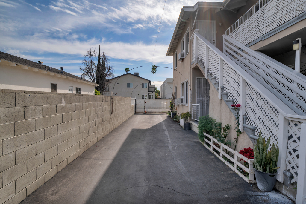 13617 Leadwell St, Van Nuys, California 91405