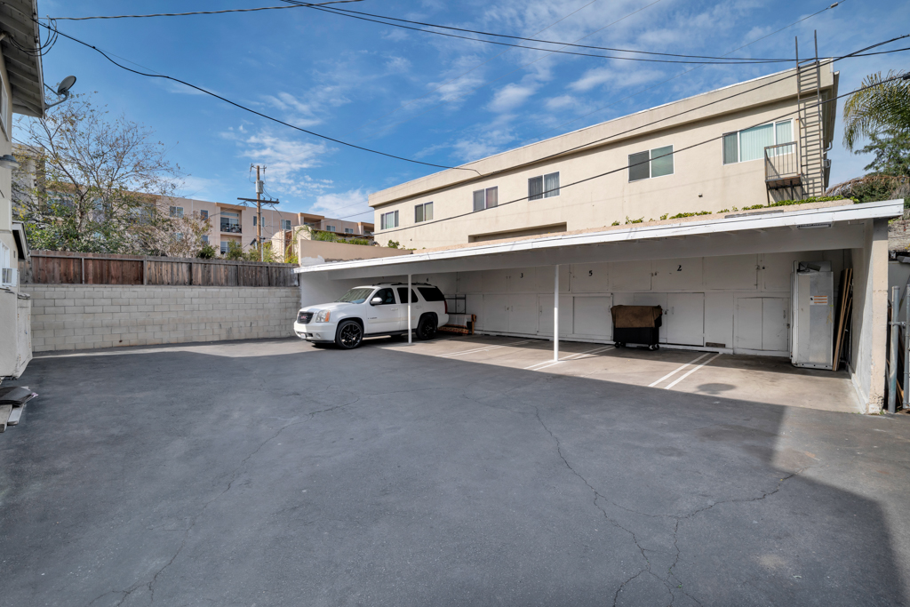 13617 Leadwell St, Van Nuys, California 91405