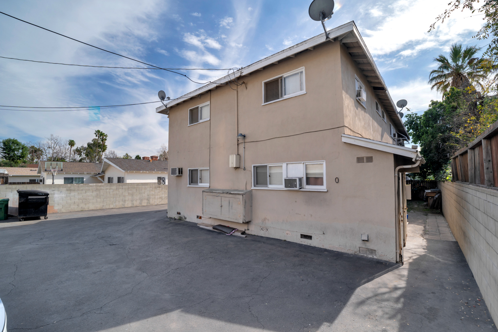 13617 Leadwell St, Van Nuys, California 91405