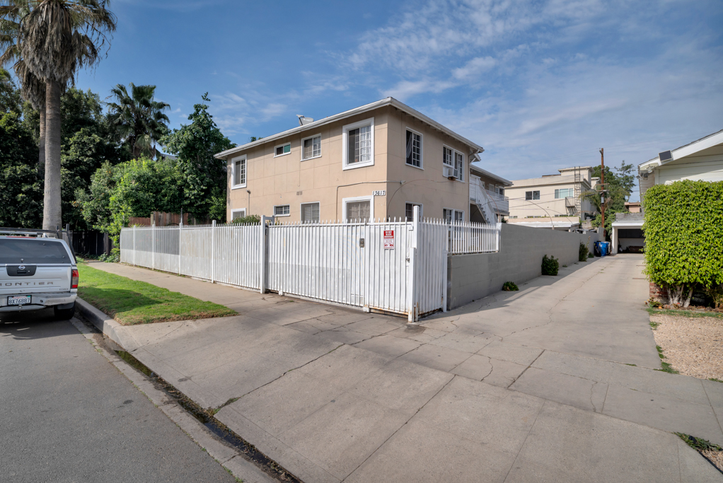 13617 Leadwell St, Van Nuys, California 91405