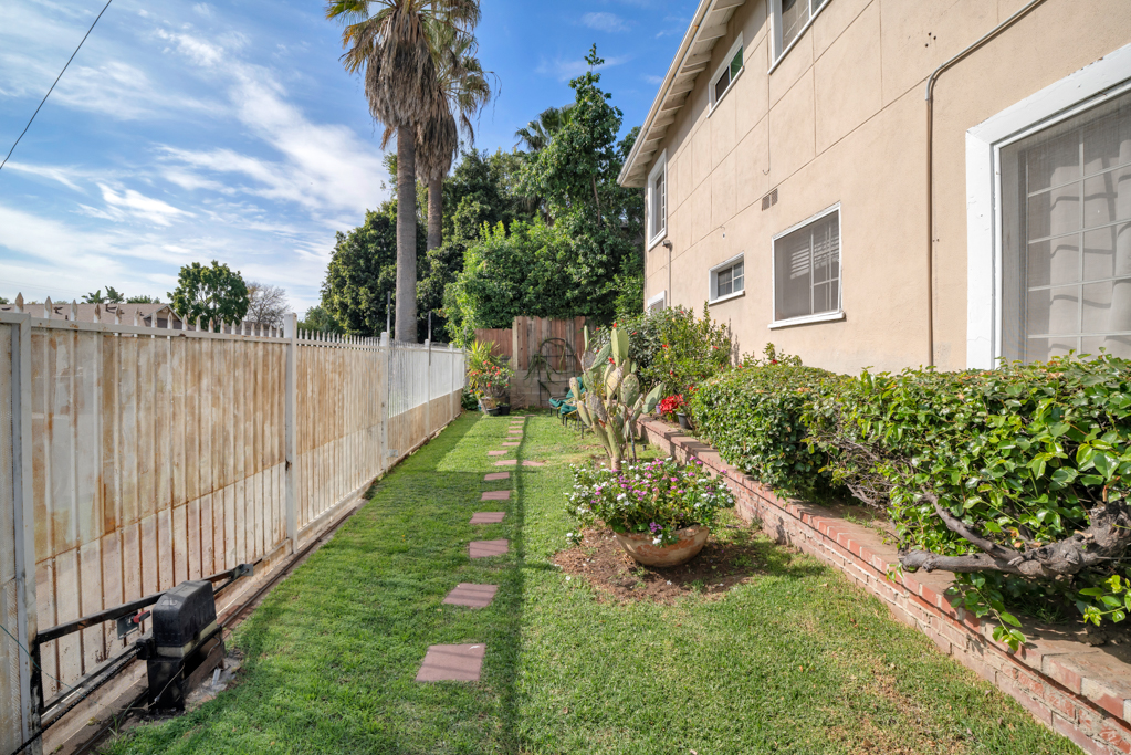 13617 Leadwell St, Van Nuys, California 91405