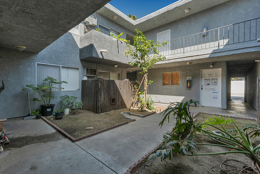 13825 Vanowen St, Van Nuys, California 91405