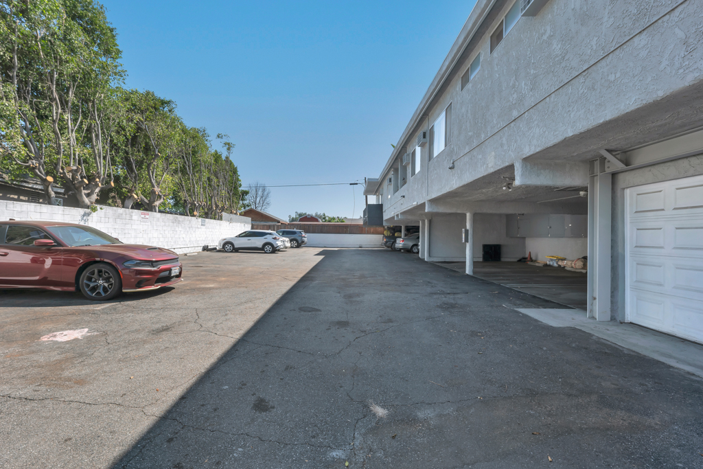 13825 Vanowen St, Van Nuys, California 91405