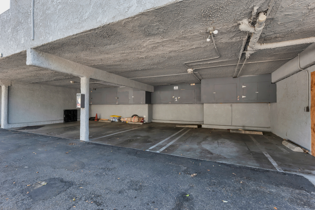 13825 Vanowen St, Van Nuys, California 91405