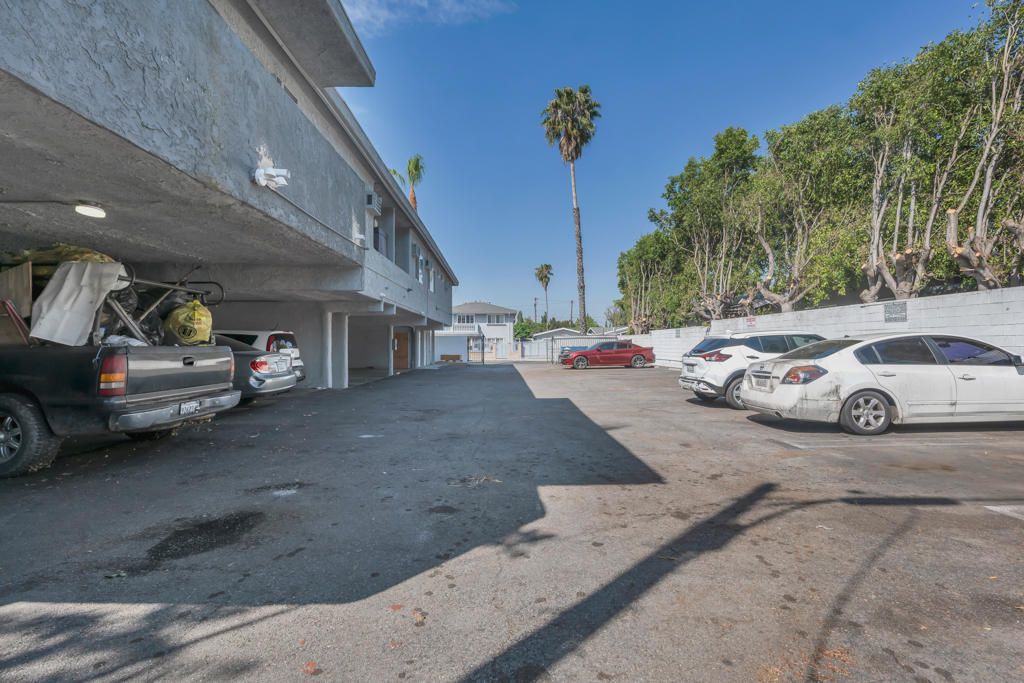 13825 Vanowen St, Van Nuys, California 91405