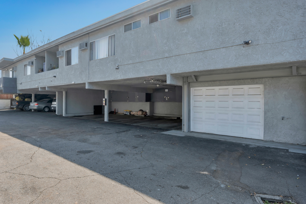 13825 Vanowen St, Van Nuys, California 91405