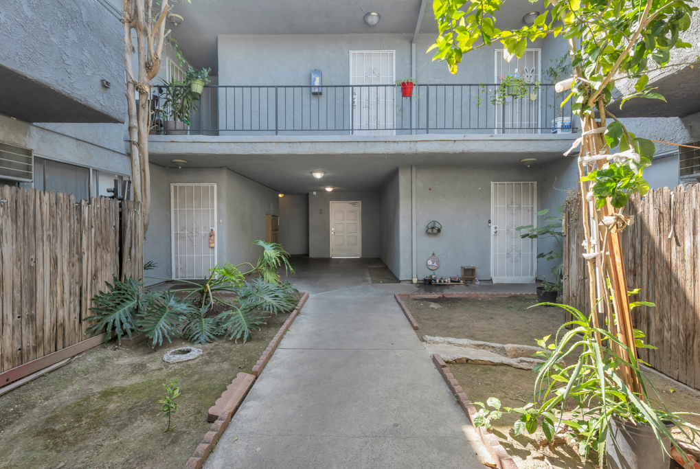 13825 Vanowen St, Van Nuys, California 91405