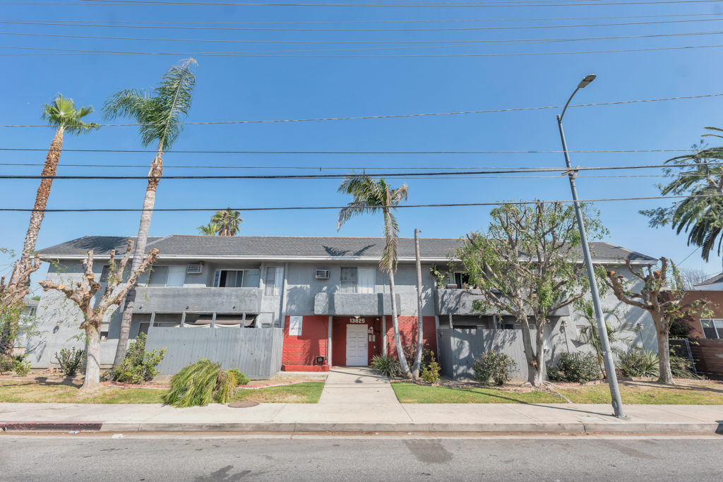 13825 Vanowen St, Van Nuys, California 91405