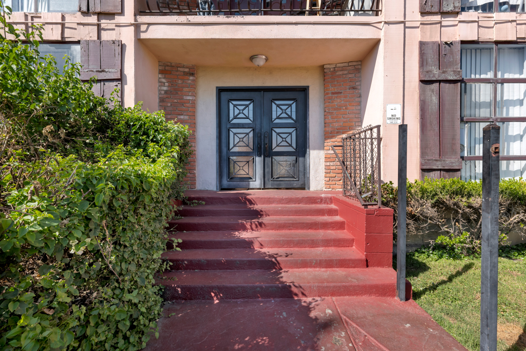 729 Raleigh St, Glendale, California 91205