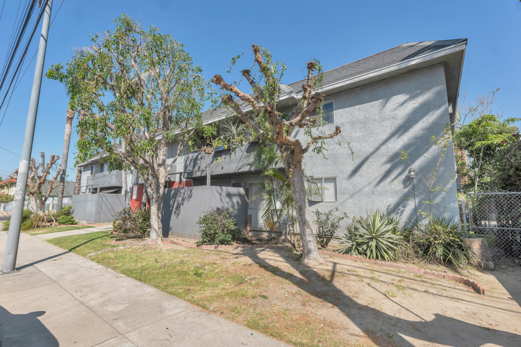 13825 Vanowen St, Van Nuys, California 91405