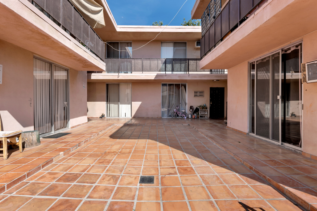 729 Raleigh St, Glendale, California 91205