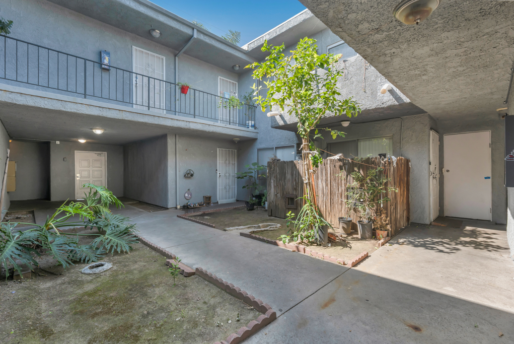 13825 Vanowen St, Van Nuys, California 91405