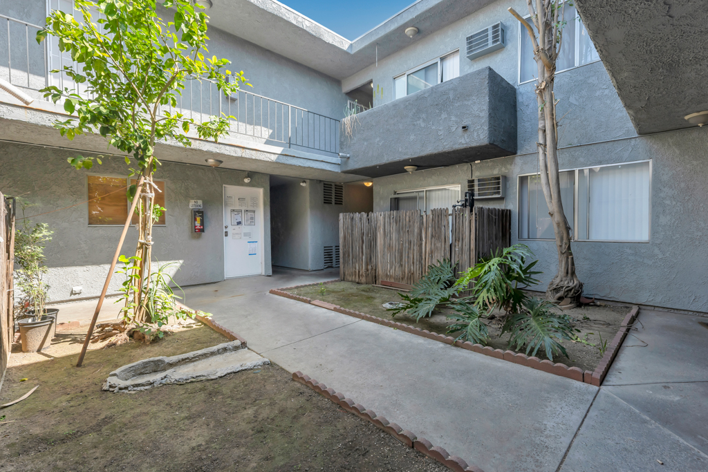 13825 Vanowen St, Van Nuys, California 91405