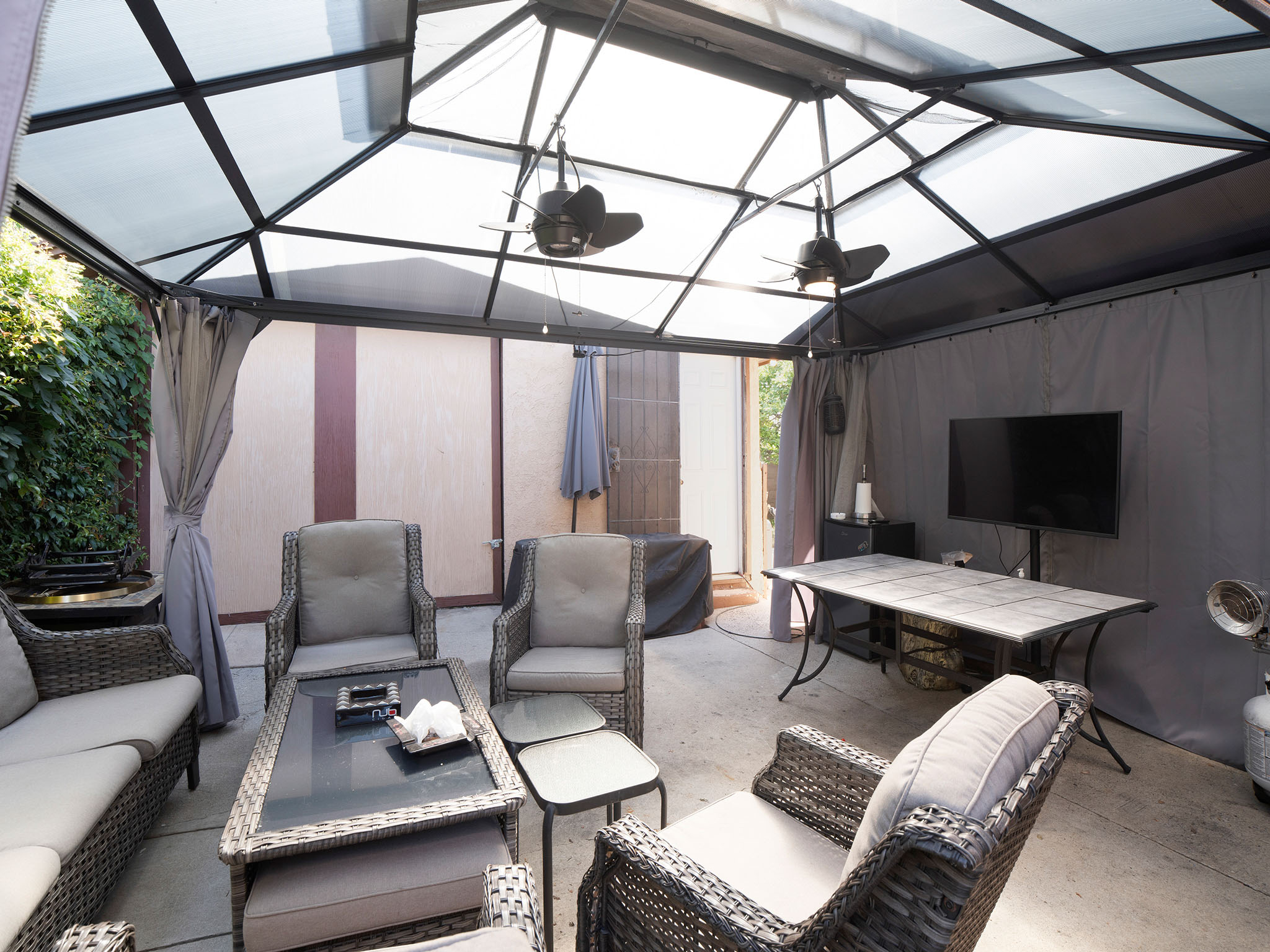 1428  N Hill Ave, Pasadena, California 91104